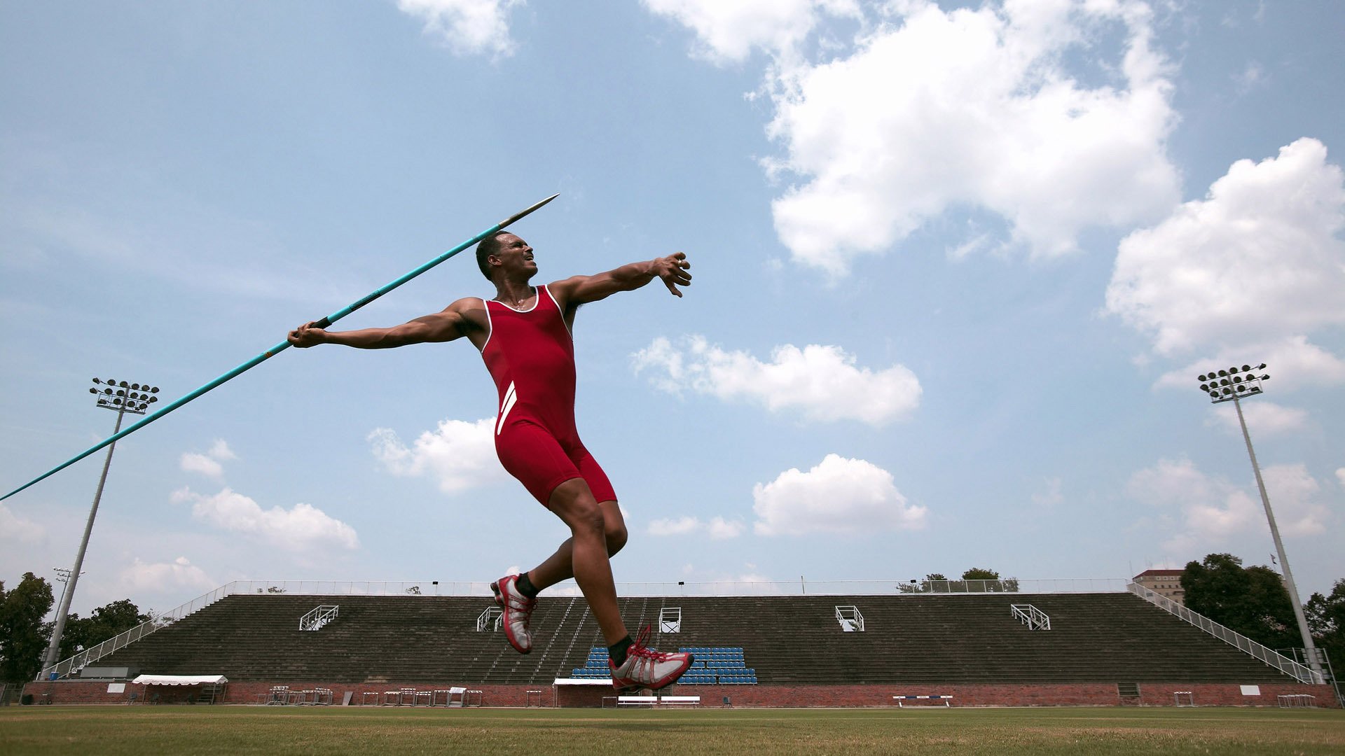 “马科斯·莫奇的压迫性防守和快速反击，成为阿根廷美洲狮队制胜的关键”